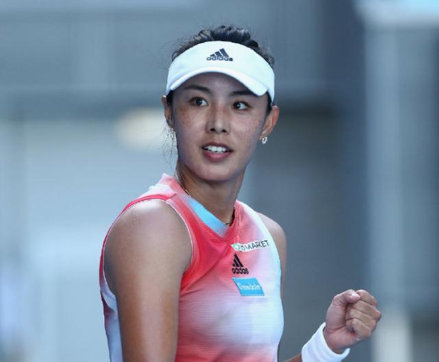 开云-重返澳网32强 王蔷直言天气棘手：风好大，但我挺稳
