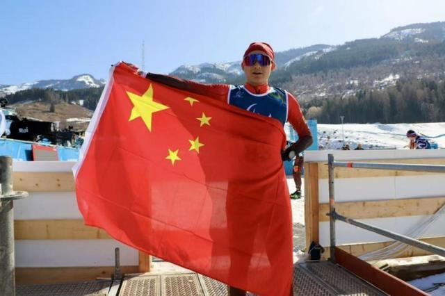 开云体育下载-米兰冬残奥会首个比赛日,国歌响彻意大利泰塞罗越野滑雪体育场|米兰冬残奥会特别报道